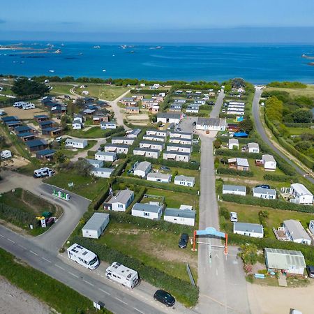 Mobil Home Xxl 4 Chambres - Camping La Pointe De Роскоф Екстериор снимка