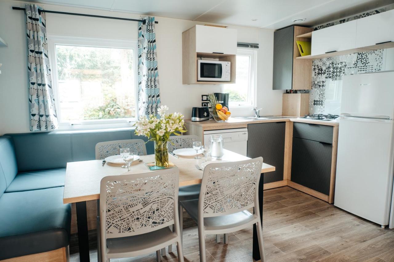 Mobil Home Xxl 4 Chambres - Camping La Pointe De Роскоф Екстериор снимка